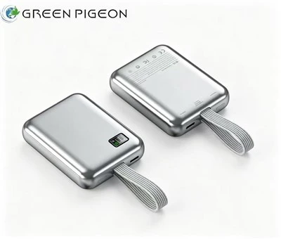 Mini Power Bank cu cabluri încorporate